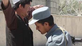   Al menos 16 personas murieron en ataques durante elecciones afganas 