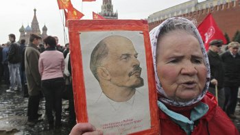   Comunistas rusos protestaron por presencia de OTAN en la patria de Lenin 