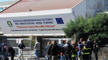   Un atentado en Italia cobró la vida de una estudiante de 16 años 