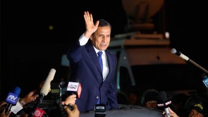  Ollanta Humala y su esposa salieron de la cárcel  