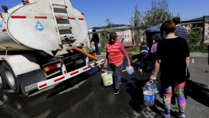  Vecinos de Chiguayante se abastecen de agua en segundo día de corte  