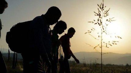  Italia enviará militares para controlar flujo de migrantes en Sicilia  