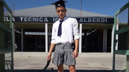   Joven fue con falda a su graduación y autoridades del colegio lo obligaron a cambiarse 