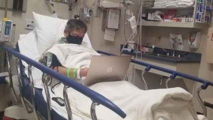   Profesor hospitalizado pasó sus últimas horas de vida corrigiendo pruebas de sus estudiantes 