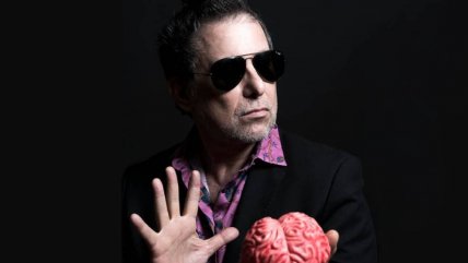   Lluvia de críticas a Calamaro por foto en corrida de toros junto a figura de la derecha española 