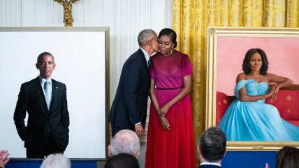   Barack y Michelle Obama revelan sus retratos oficiales en la Casa Blanca 