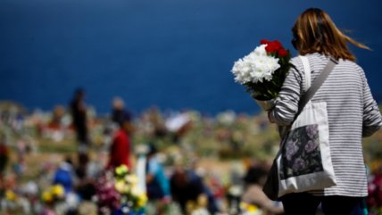   Vísperas del Día de Todos los Santos: Miles llegaron hasta los cementerios para honrar a sus seres queridos 
