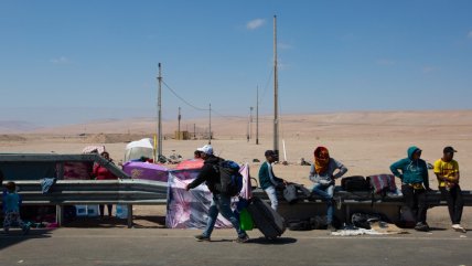  Cerca de 300 migrantes indocumentados se mantienen en frontera Arica-Tacna  