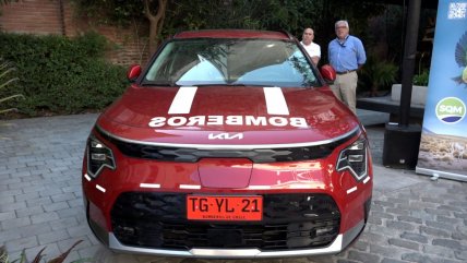   Bomberos de Santiago sumó los primeros vehículos eléctricos de su flota 