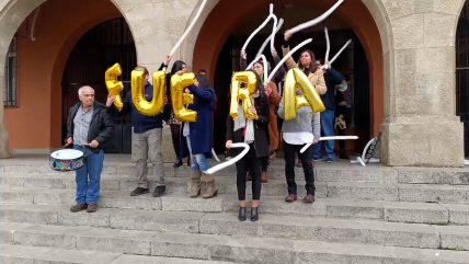   Funcionarios celebran suspensión de gobernadora de Coquimbo y piden su salida 