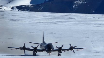   Aterrizaje en Glaciar Unión de la Antártica marcó hito para la aviación naval chilena 