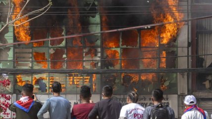   Nepal: Violentas protestas pro-monarquía dejan dos muertos y más de 100 arrestados 