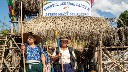   Dos mil personas con estacas, escudos y lanzas protegen el último fortín de Evo Morales 
