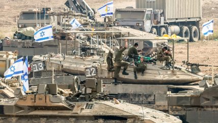  Familias de rehenes israelíes protestan contra ofensiva terrestre en Gaza  