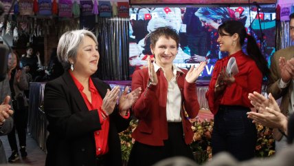   Carolina Tohá se sumó a lanzamiento de campaña de Jeannette Jara 