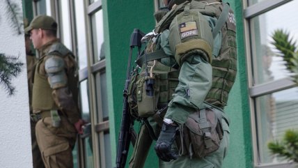   Dos lesionados y una camioneta quemada dejó atentado en Ercilla 