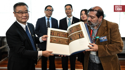   Puente cultural: China donó colección de arte a la Usach 