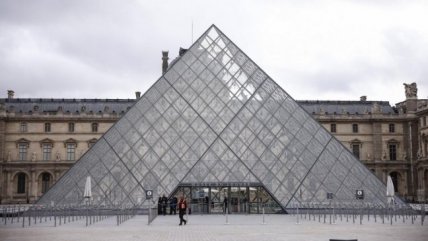  Dos nuevos acusados por el robo al Louvre: El botín aún no aparece  