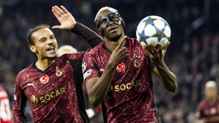   Victor Osimhen brilló con triplete en triunfo de Galatasaray sobre Ajax en la Champions 