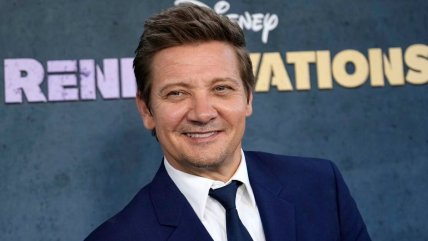   Jeremy Renner rechaza acusaciones de acoso de directora con que trabajaba en proyecto IA 