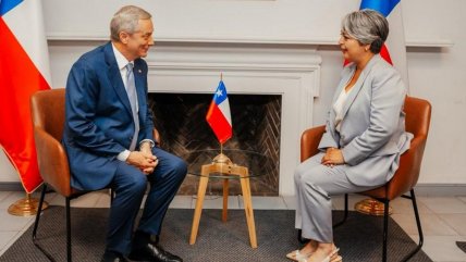  Tras dura campaña, Kast y Jara se reunieron y abogaron por el respeto  