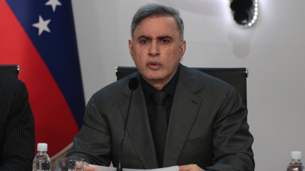   Fiscal general de Venezuela afirma que Maduro tiene inmunidad por su cargo presidencial 