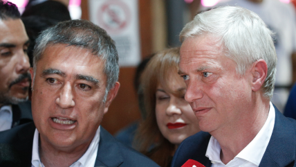   Futuro vecino: Sorpresiva reunión Kast-Desbordes incluyó almuerzo en el Mercado Central 