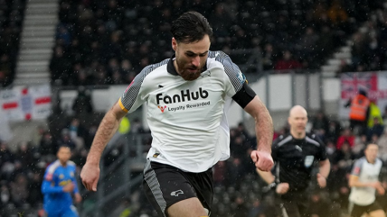   El gol de Brereton no bastó: Leeds eliminó a Derby County de la FA Cup 