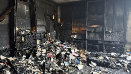  Indagan posible acto antisemita: Sujeto incendió histórica sinagoga en EE.UU.  