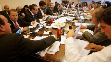  Comisión de Hacienda aprobó monto de reajuste al sector público  