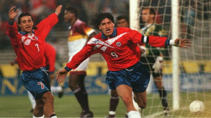   Iván Zamorano cumple 59 años y lo celebramos con todos sus goles en La Roja 