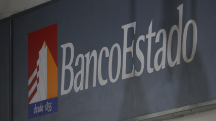   Sujetos intentaron robar sucursal bancaria de Santiago Centro: Causaron millonarios daños 