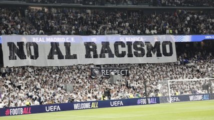  Hinchada de Real Madrid apoyó a Vinicius con lienzo contra el racismo en duelo ante Benfica 