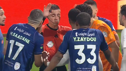   [VIDEO] Cristián Garay causó polémica en Arabia Saudita por agónico penal anulado en el VAR 