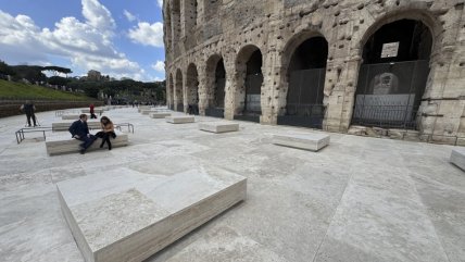   Coliseo de Roma completó su perímetro original con un controvertido paseo de mármol 