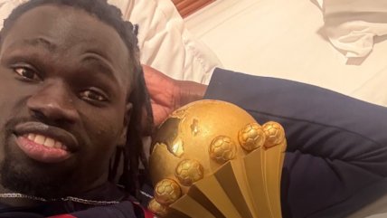   Seleccionado de Senegal ironizó con despojo del título: Les pido a los de Marruecos una foto así 