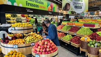   Dos cadenas de supermercados congelaron precios de productos básicos 