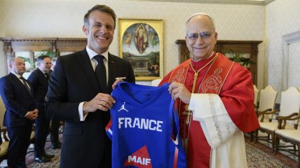   León XIV recibió en el Vaticano al presidente de Francia 
