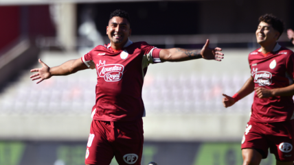   Jeisson Vargas anotó el primer gol de tiro libre en el torneo y guio a La Serena ante Everton 