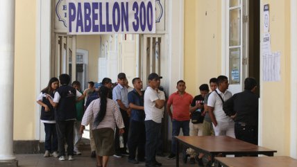  Falta de materiales y retrasos en las votaciones marcan las primeras de elección en Perú  
