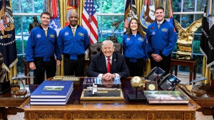   Trump entregó la Medalla de Honor Espacial a los cuatro astronautas de Artemis II 