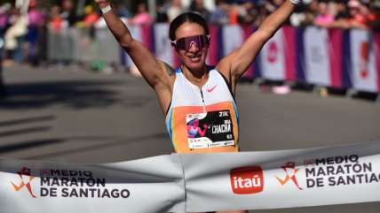   La ecuatoriana Rosa Chacha se quedó con el Medio Maratón de Santiago 2026 