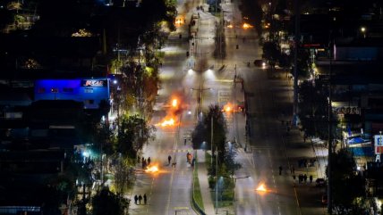   Manifestantes encendieron una decena de barricadas en Peñalolén 