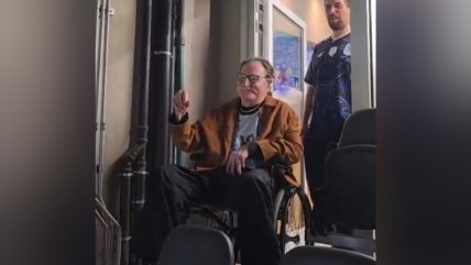  [VIDEO] Charly García fue a la despedida de Messi de la selección y recibió el cariño de los hinchas 