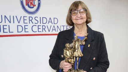   UMC premió a Rosa Devés, por su liderazgo 