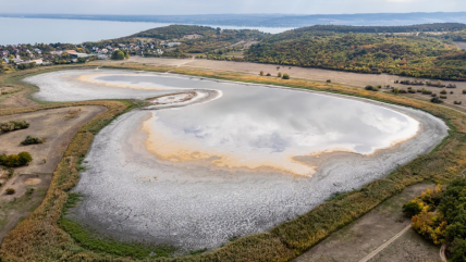  Sequía en Hungría: Imágenes muestran lago en Tihany al borde de la desaparición  
