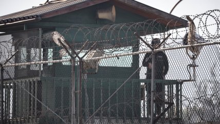   PDI detuvo a gendarme acusado de liderar red de venta de drogas en cárcel de Concepción 