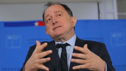   Poduje carga contra la 